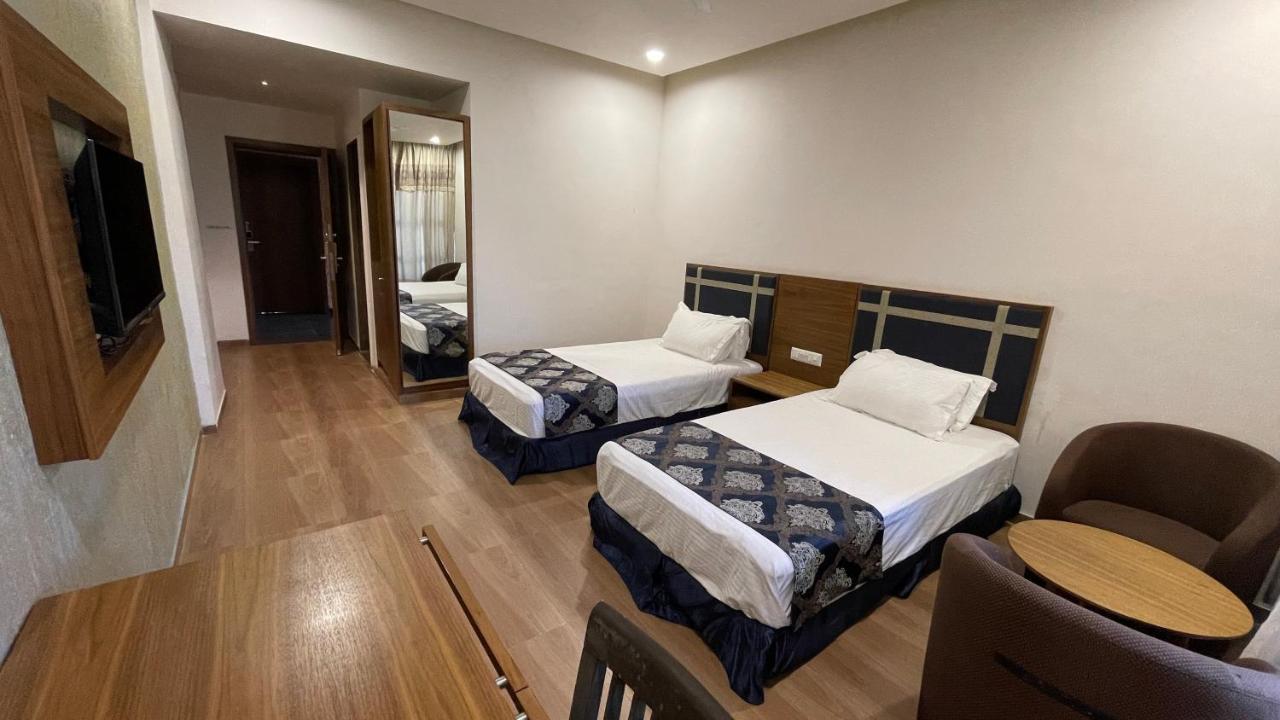 Heaven 7 Hotel & Resort Himatnagar Dış mekan fotoğraf