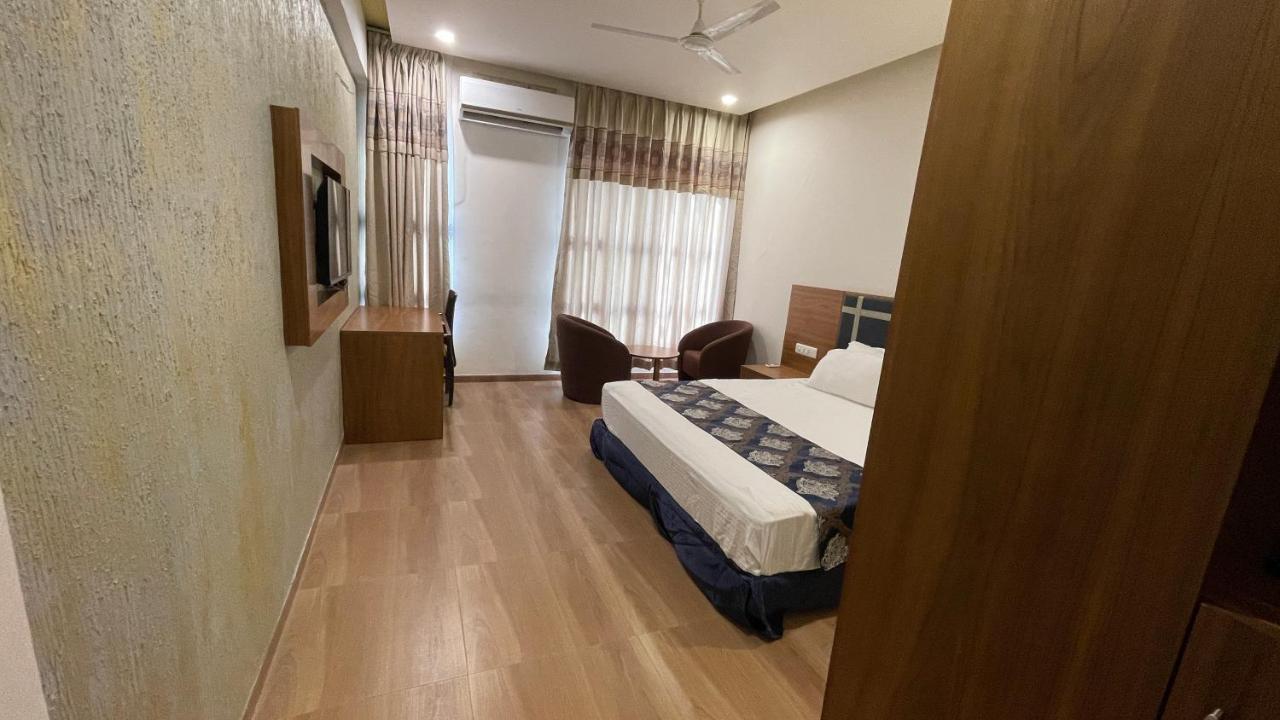 Heaven 7 Hotel & Resort Himatnagar Dış mekan fotoğraf