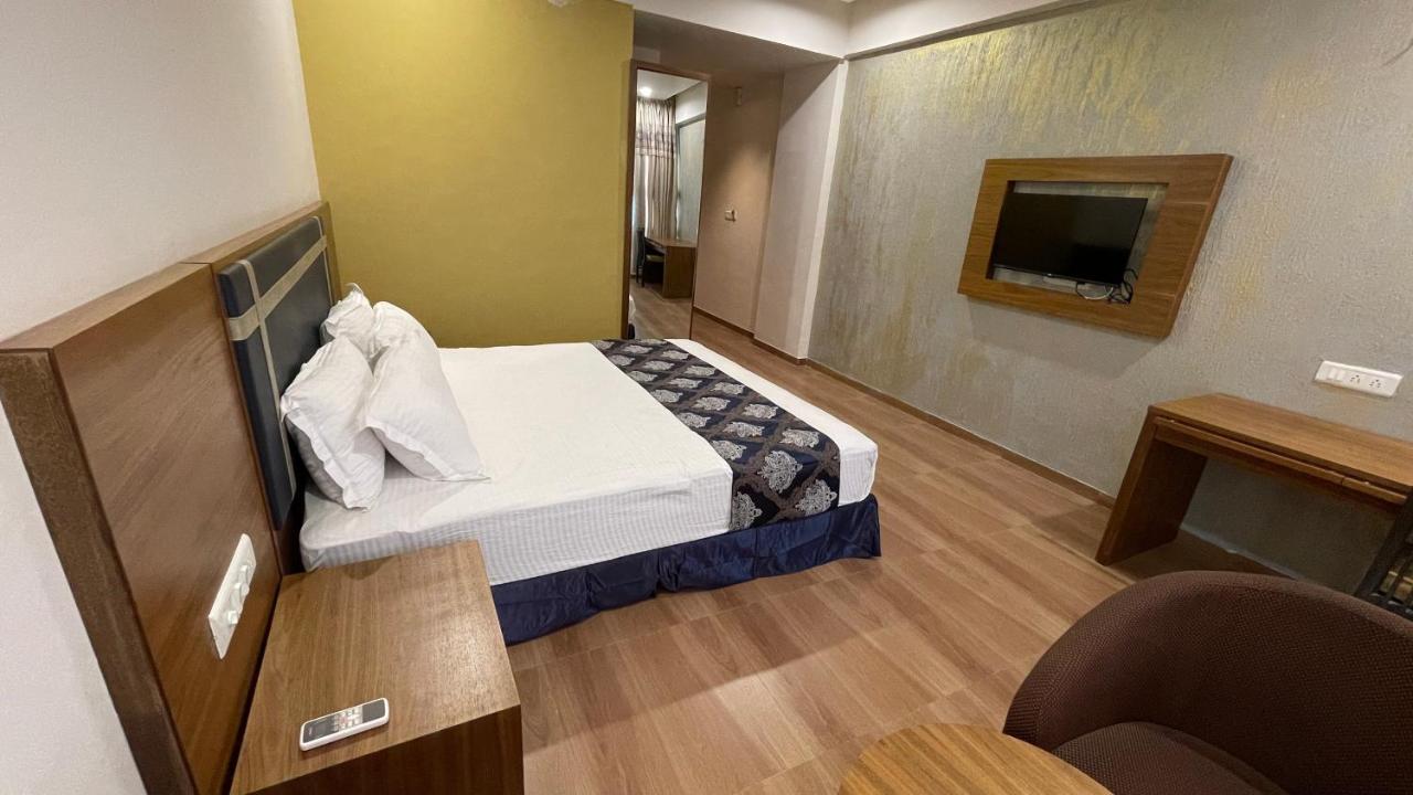 Heaven 7 Hotel & Resort Himatnagar Dış mekan fotoğraf