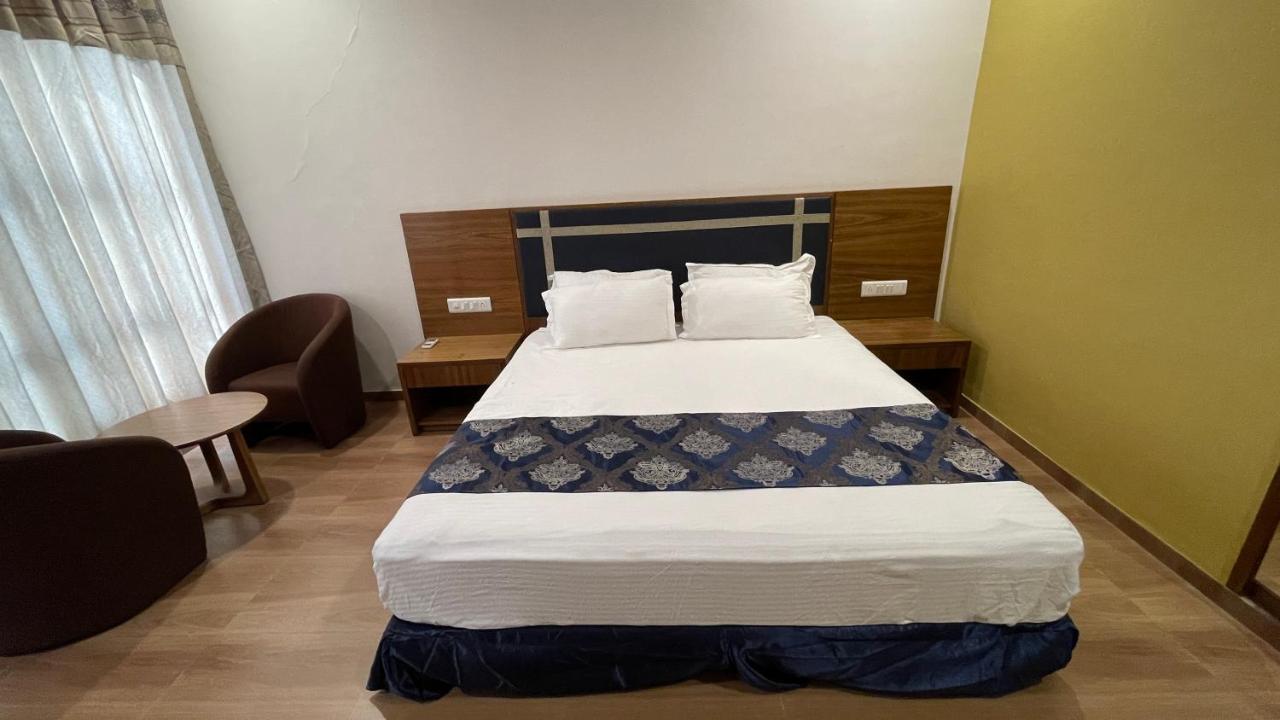 Heaven 7 Hotel & Resort Himatnagar Dış mekan fotoğraf