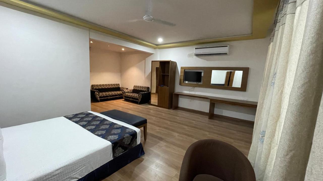 Heaven 7 Hotel & Resort Himatnagar Dış mekan fotoğraf