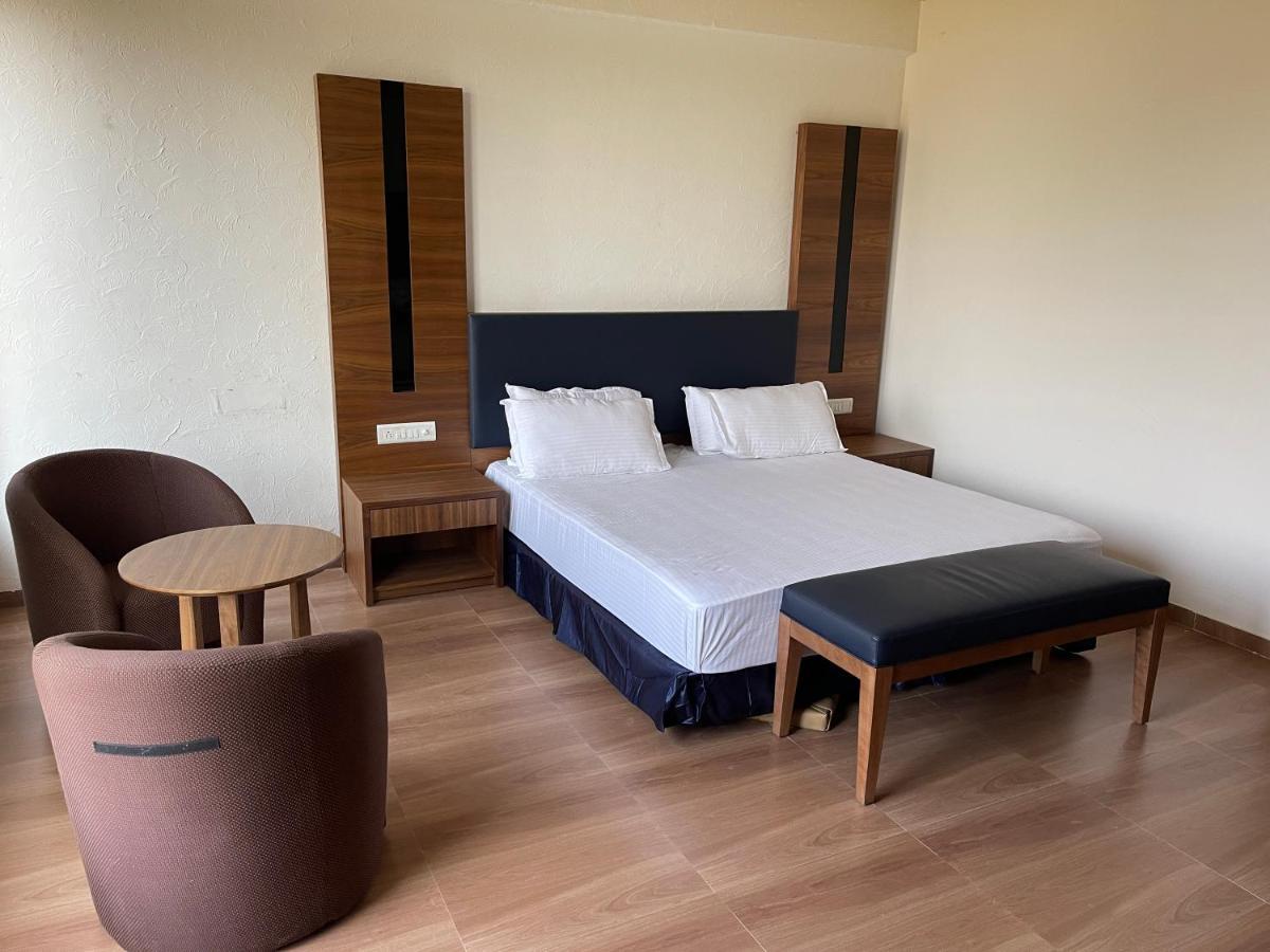 Heaven 7 Hotel & Resort Himatnagar Dış mekan fotoğraf