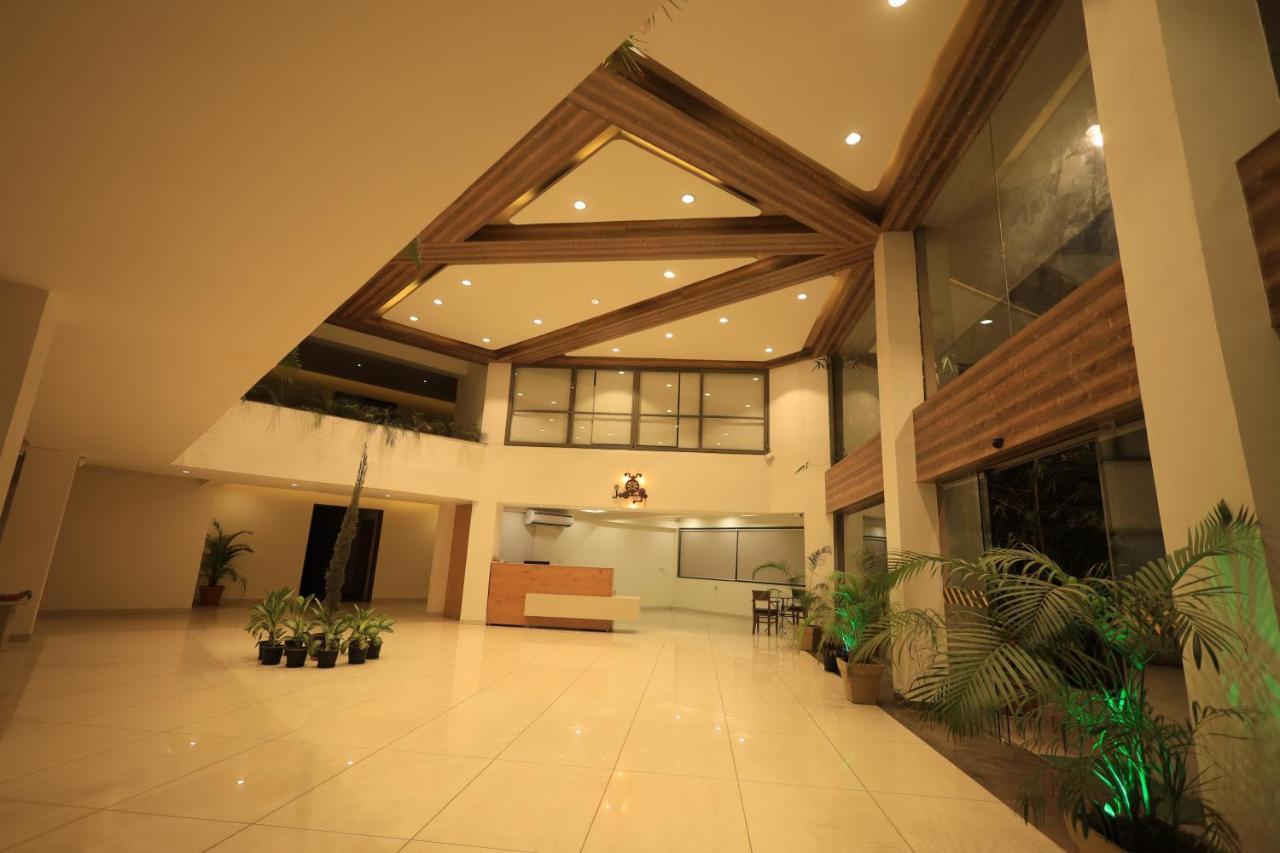 Heaven 7 Hotel & Resort Himatnagar Dış mekan fotoğraf