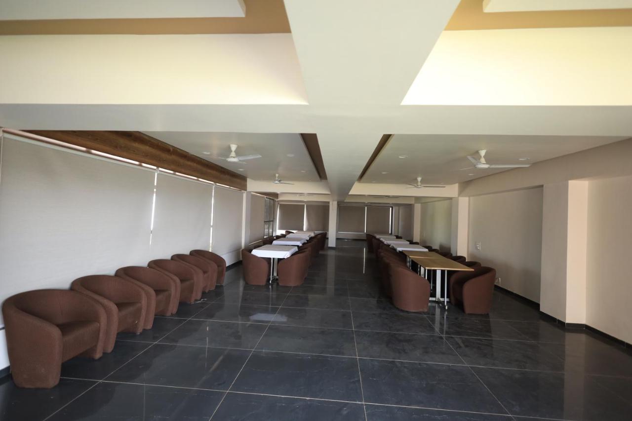 Heaven 7 Hotel & Resort Himatnagar Dış mekan fotoğraf