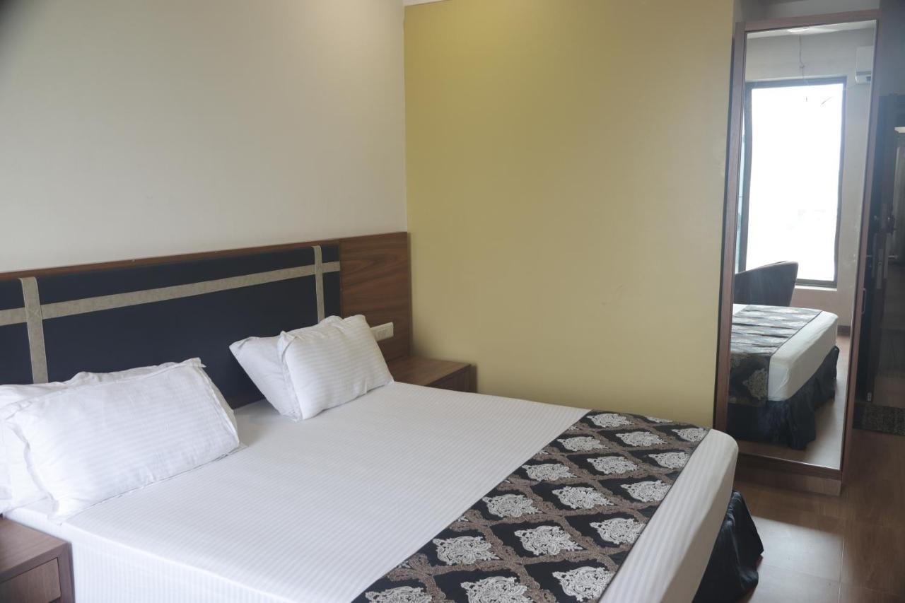 Heaven 7 Hotel & Resort Himatnagar Dış mekan fotoğraf
